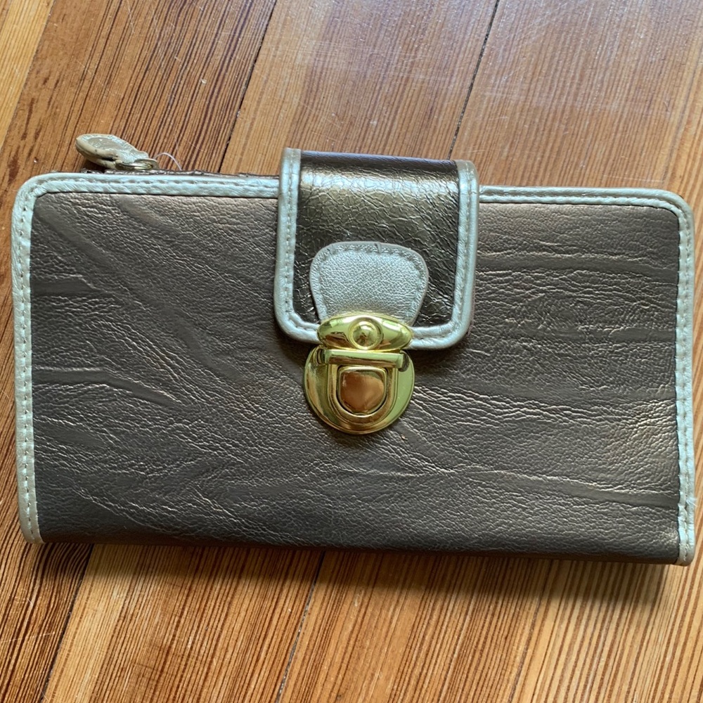 Brand new!! Bronze wallet
